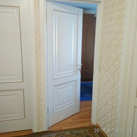 Комната Для Гостей Рядом С Станцией Метро Каменная Горка Minsk Exteriér fotografie