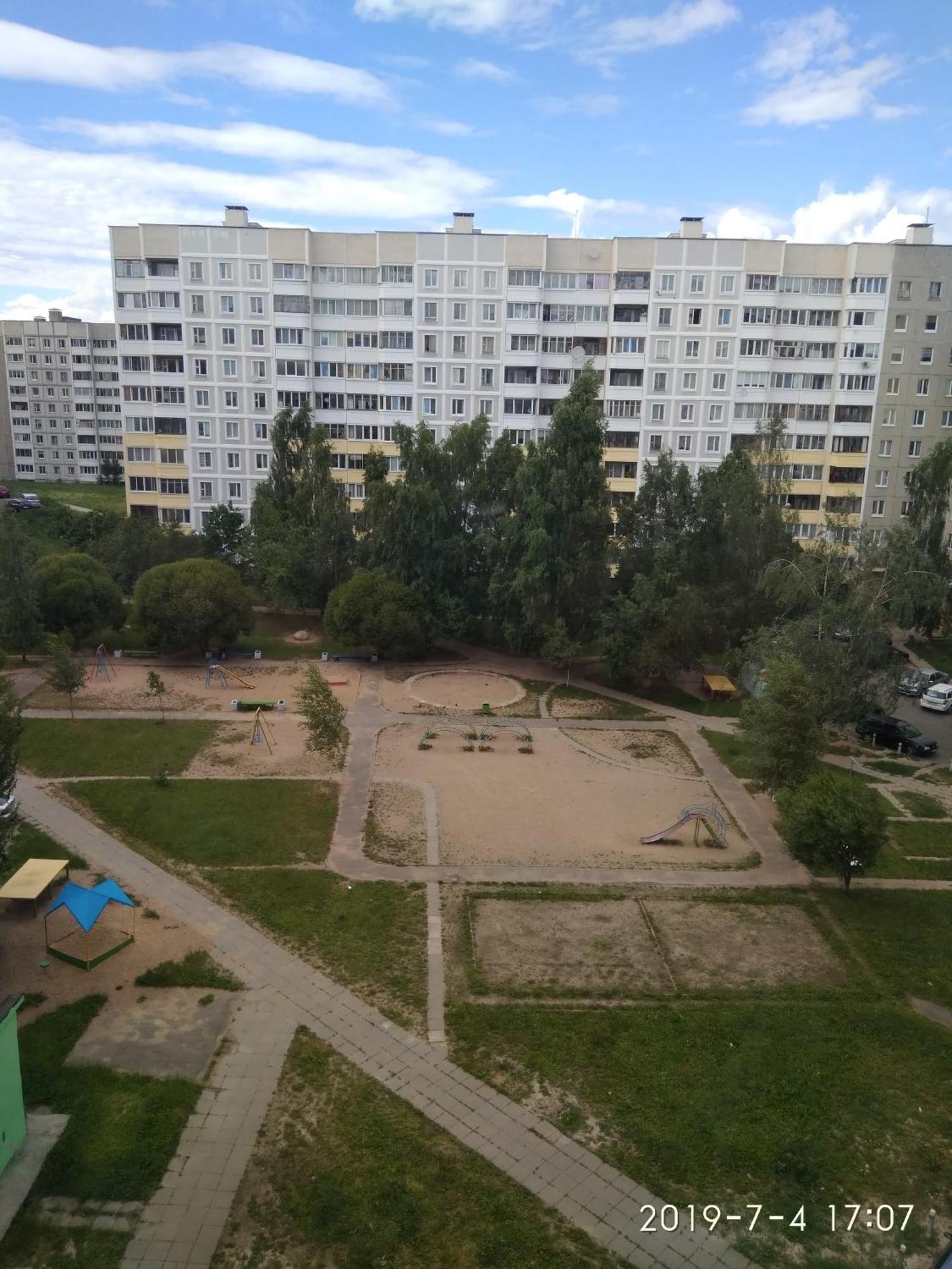 Комната Для Гостей Рядом С Станцией Метро Каменная Горка Minsk Exteriér fotografie
